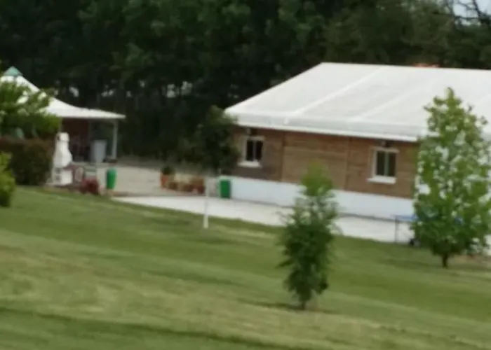 אתר קמפינג Parc Des Oliviers Gaudiès